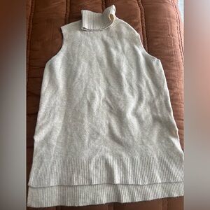 Ann Taylor Cream Sleeveless Turtleneck Knit Sweater